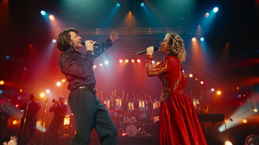 Hugh Jackman and Kate Hudson in Song Sung Blue