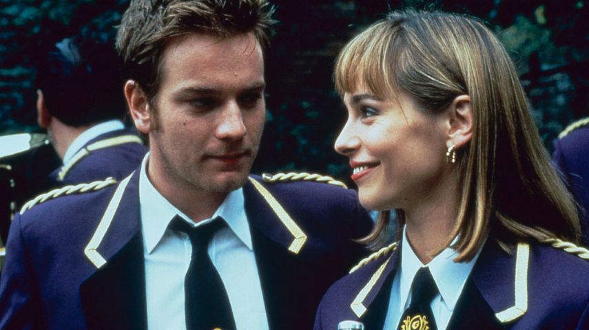 Ewan McGregor and Tara Fitzgerald in Brassed Off.